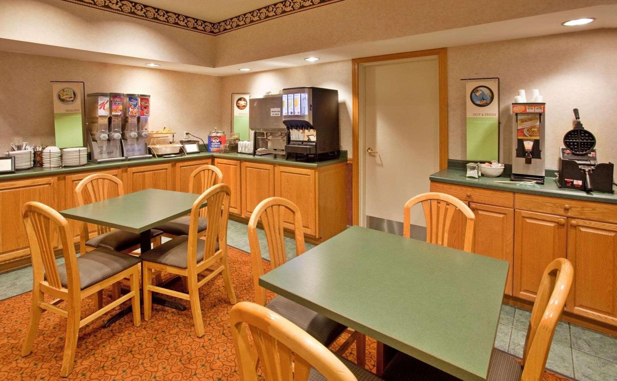 Country Inn & Suites By Radisson Bloomington-Normal West, Il Extérieur photo